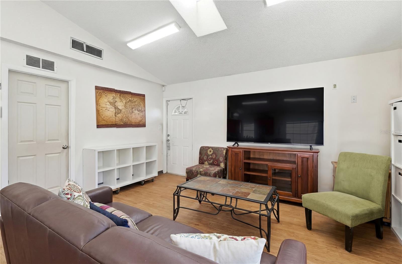 11004 MARTHA AVE