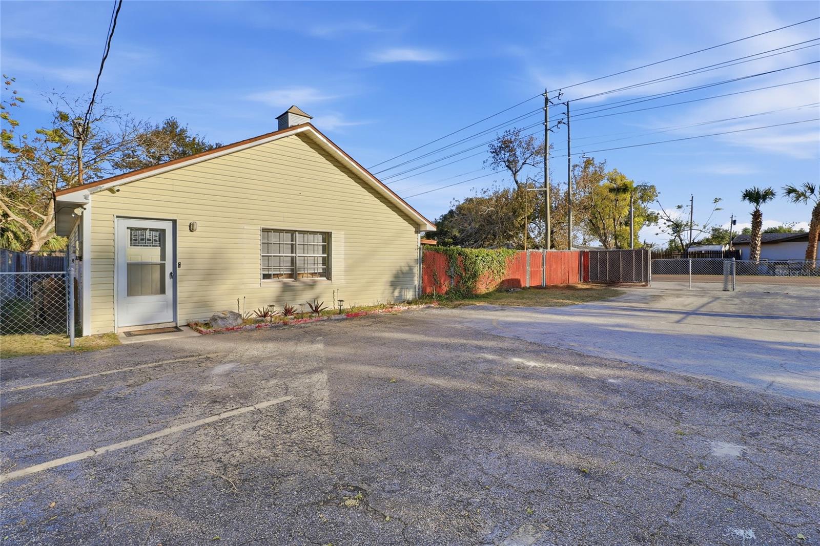 11004 MARTHA AVE