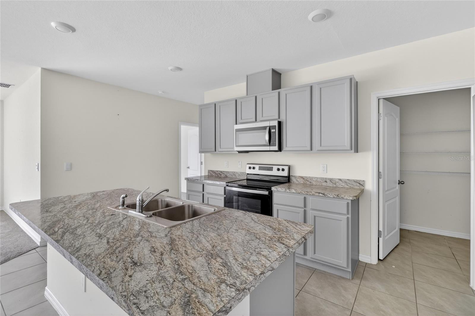 3365 COSTELLO CIR