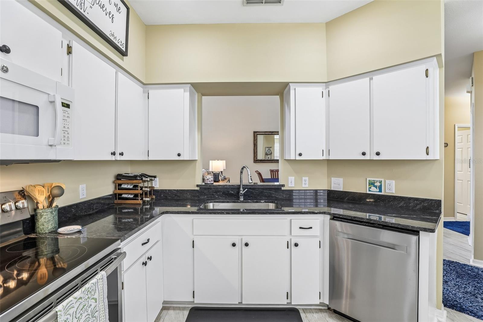 1117 STONEBROOKE LN