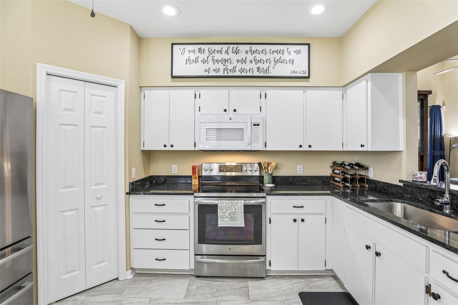1117 STONEBROOKE LN