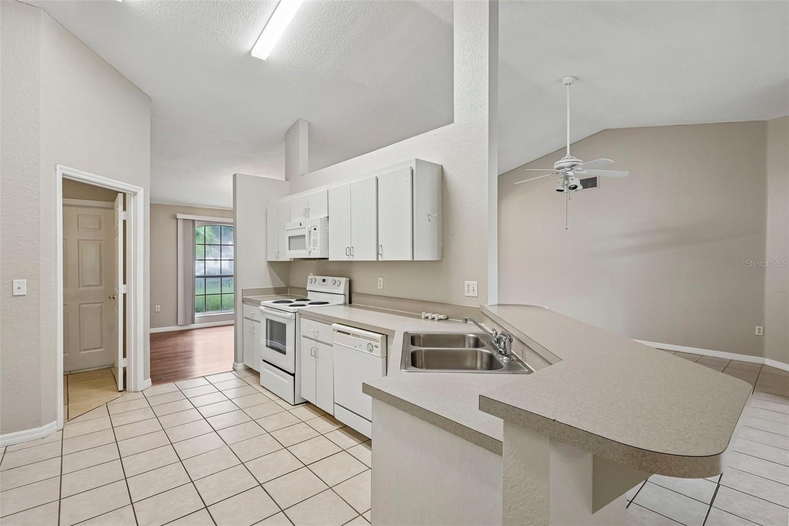 4871 CEDAR VIEW DR