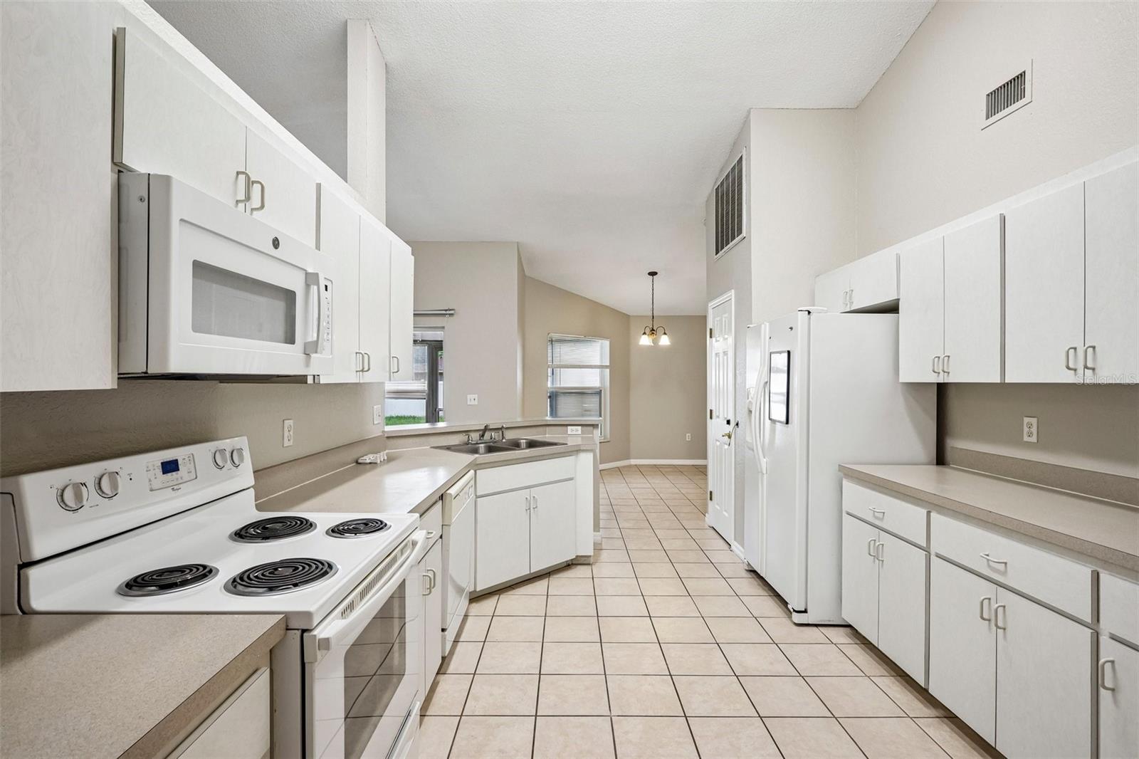 4871 CEDAR VIEW DR