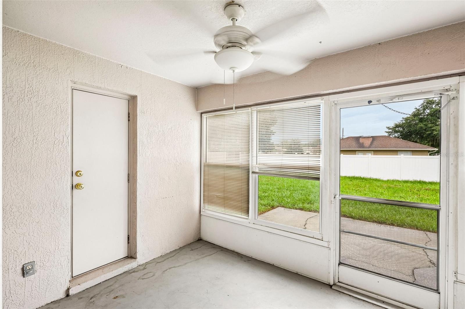 4871 CEDAR VIEW DR