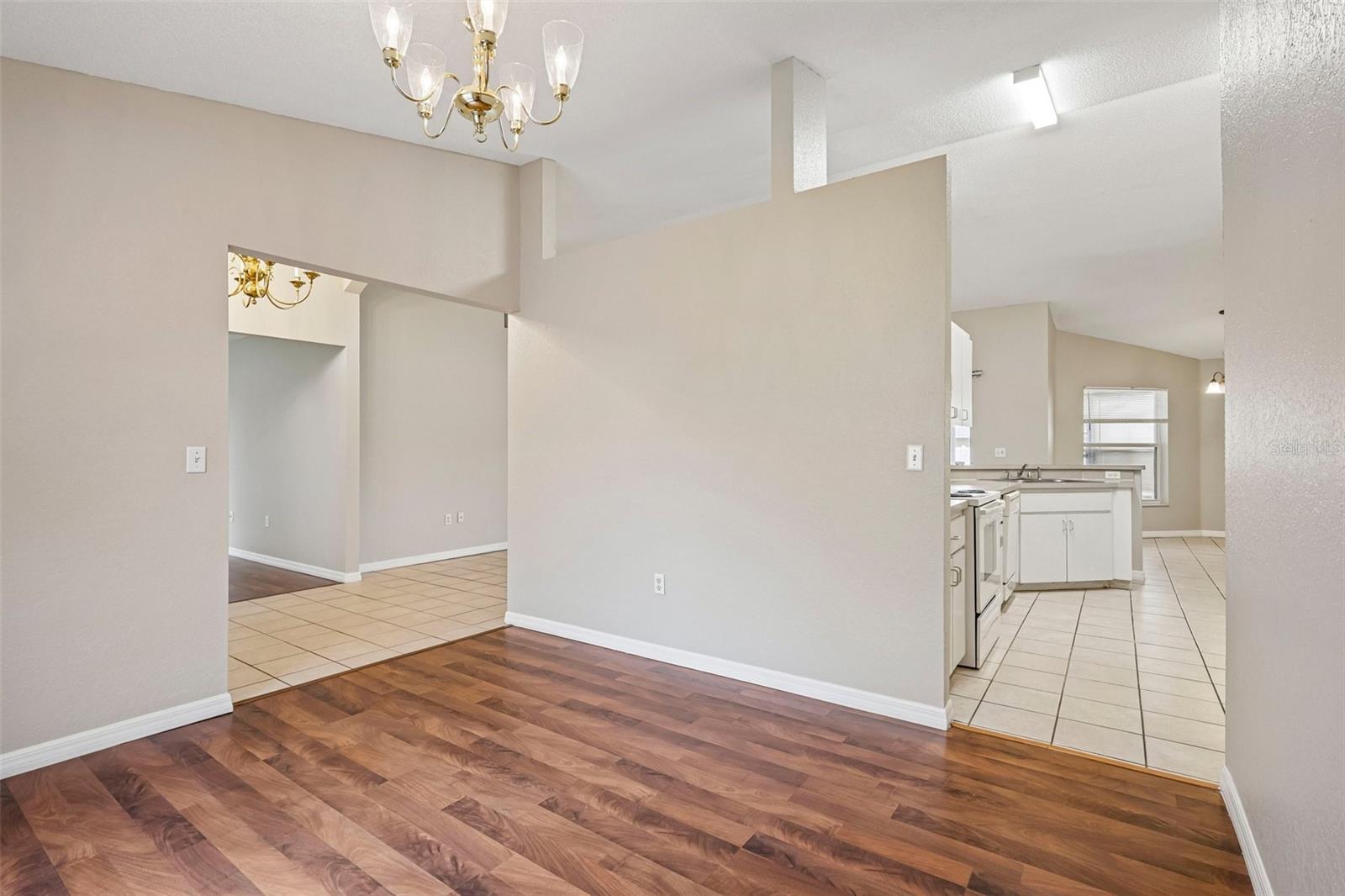 4871 CEDAR VIEW DR