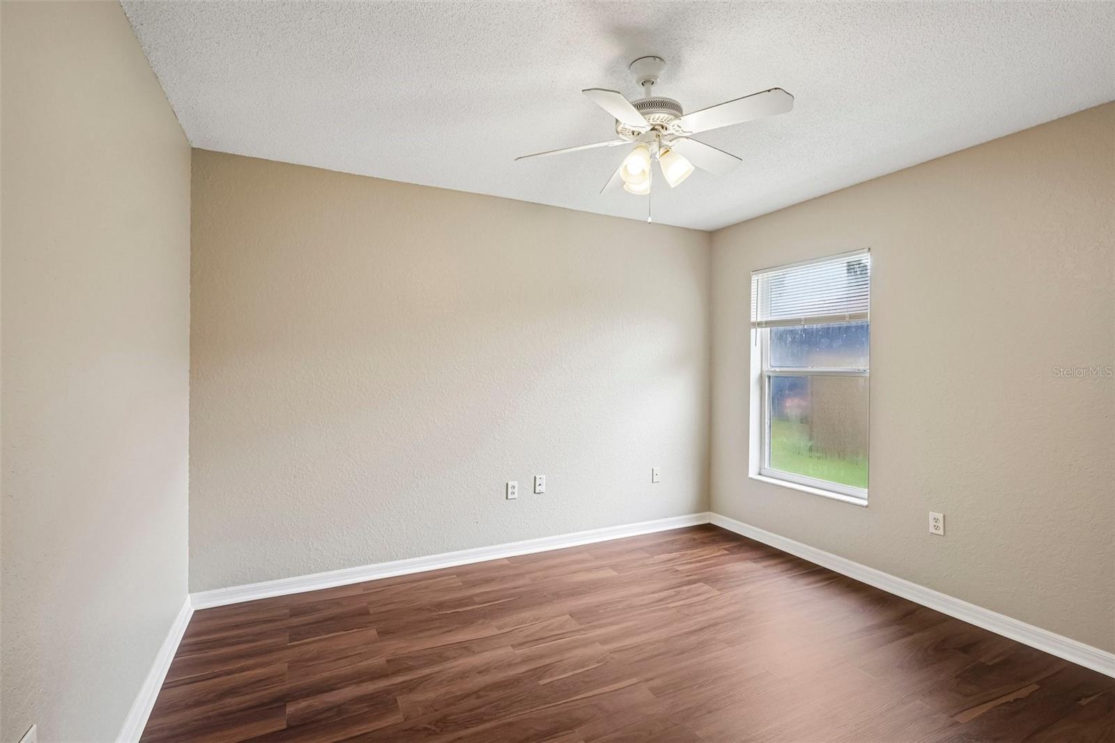 4871 CEDAR VIEW DR