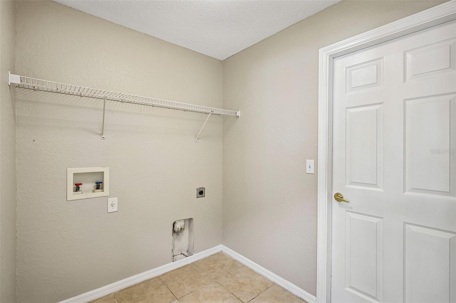 4871 CEDAR VIEW DR