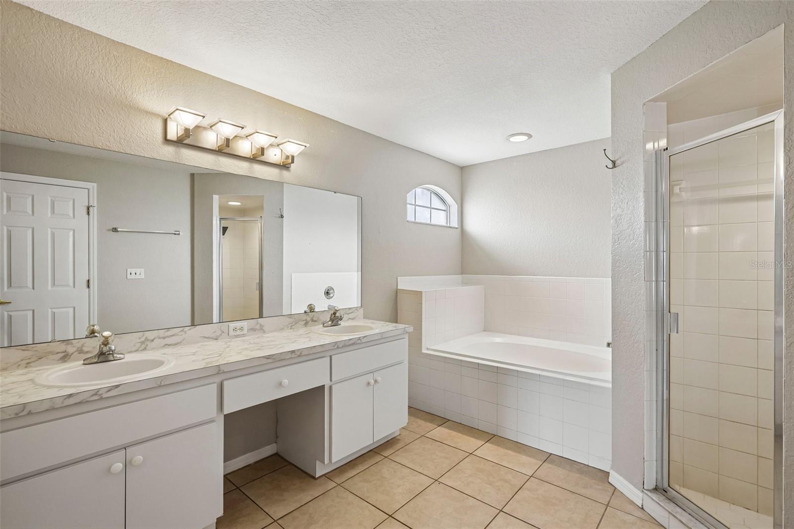 4871 CEDAR VIEW DR