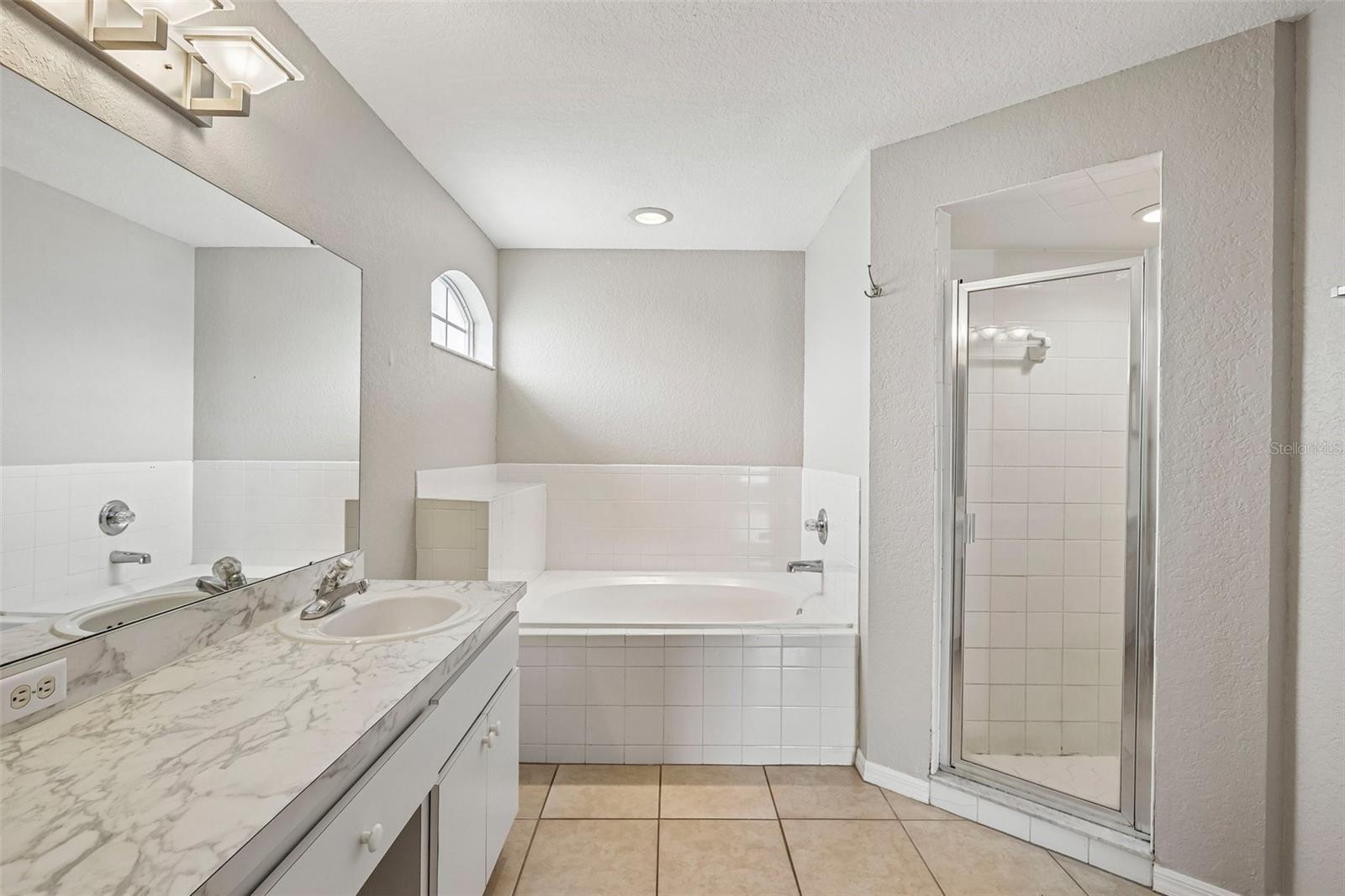 4871 CEDAR VIEW DR