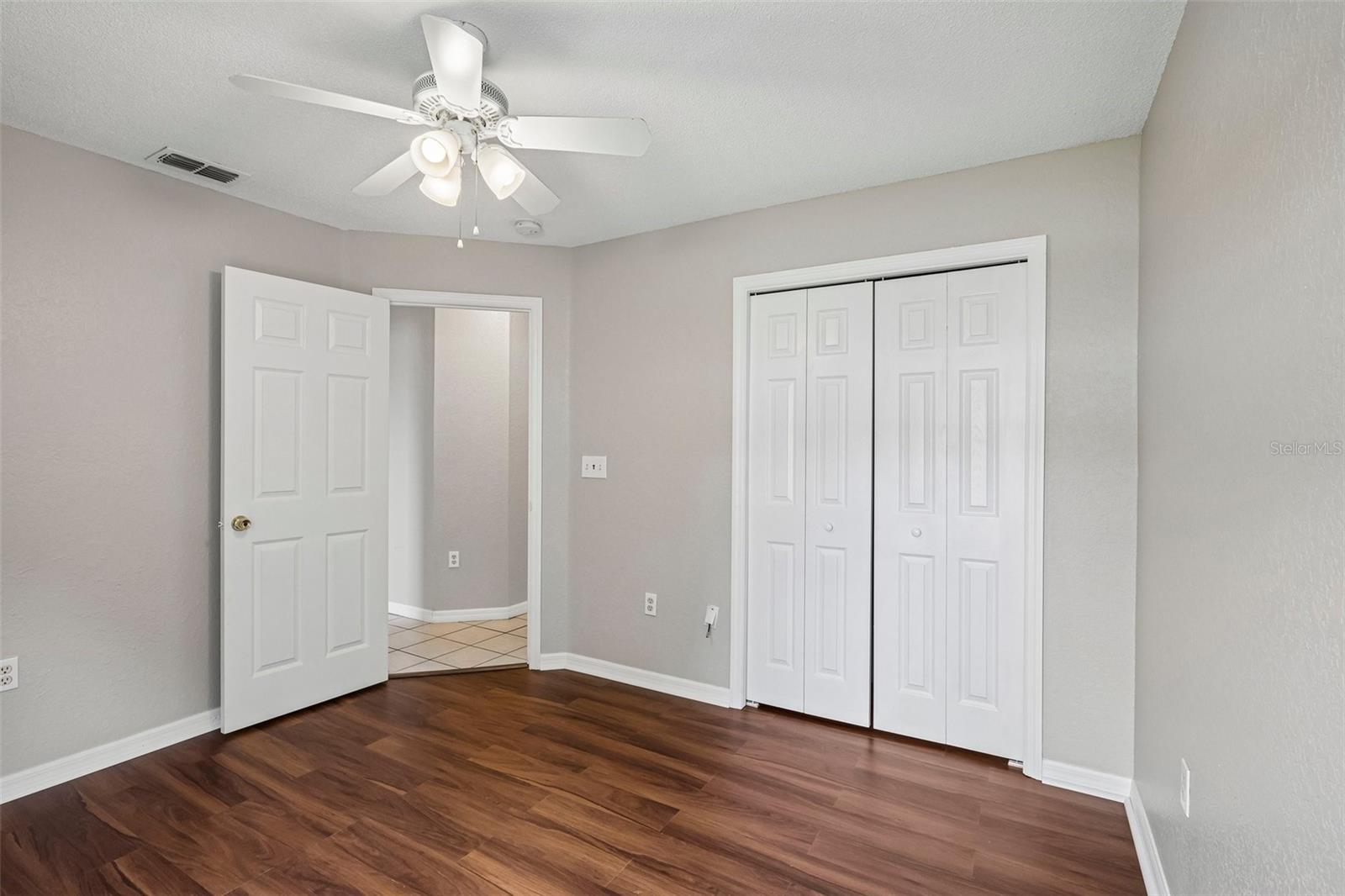 4871 CEDAR VIEW DR