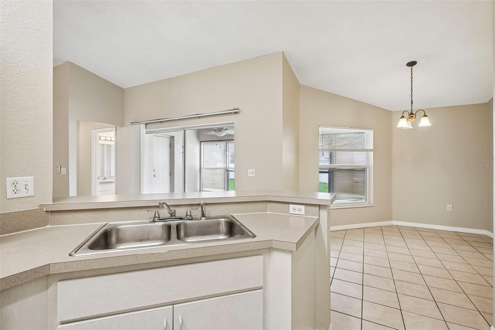 4871 CEDAR VIEW DR