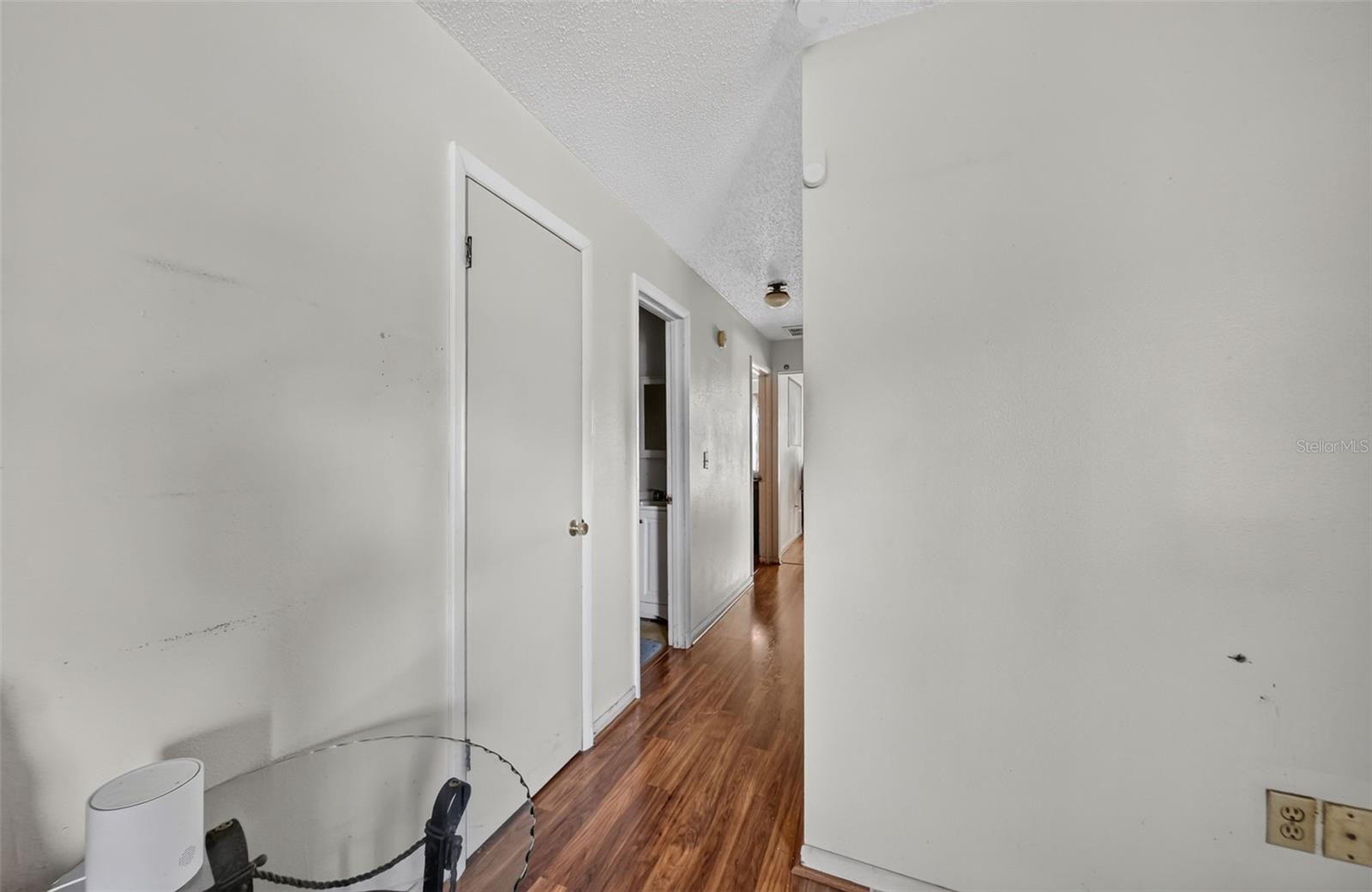 2215 EMMA ST