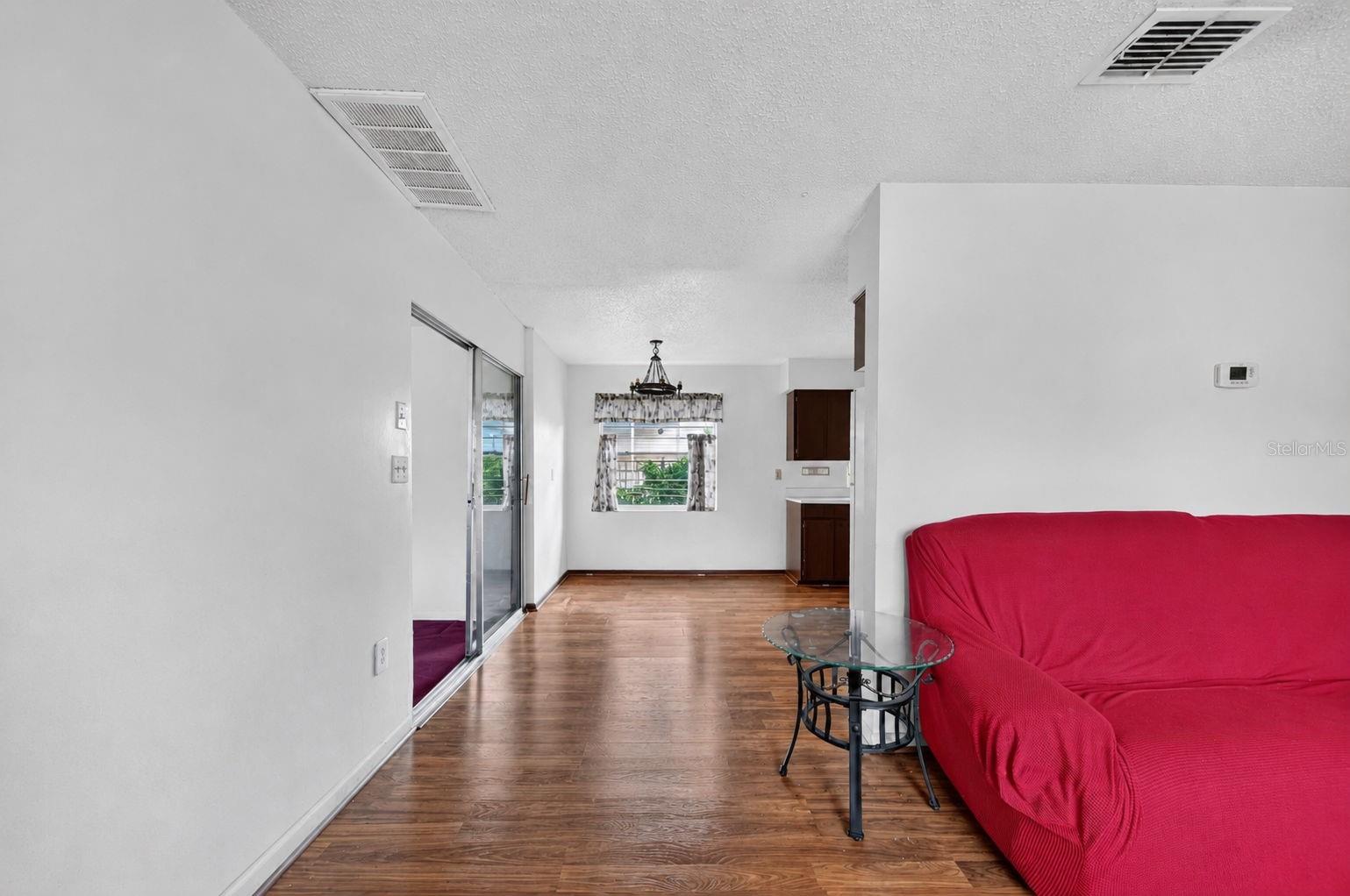 2215 EMMA ST
