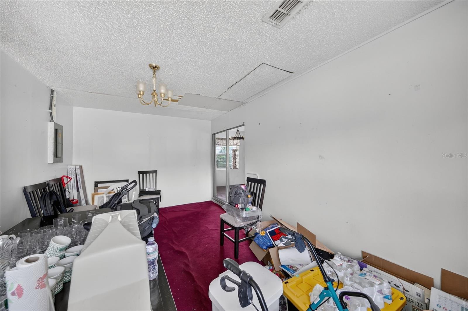 2215 EMMA ST