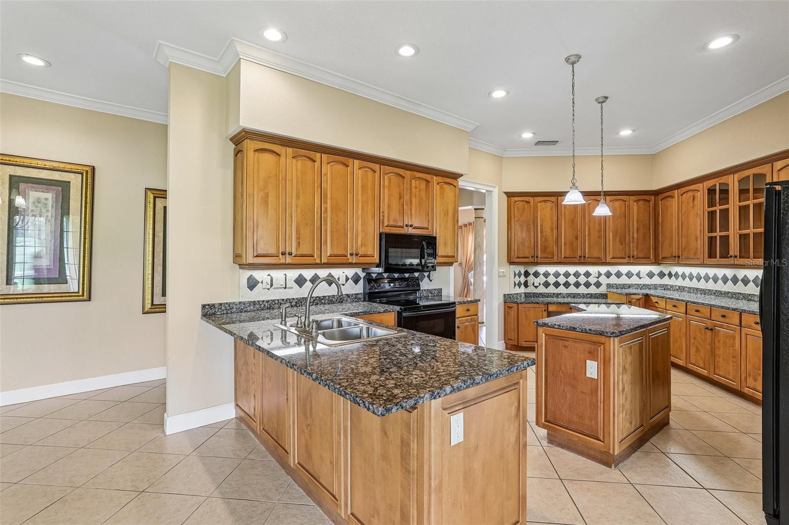 7360 REFLECTIONS LAKE DR