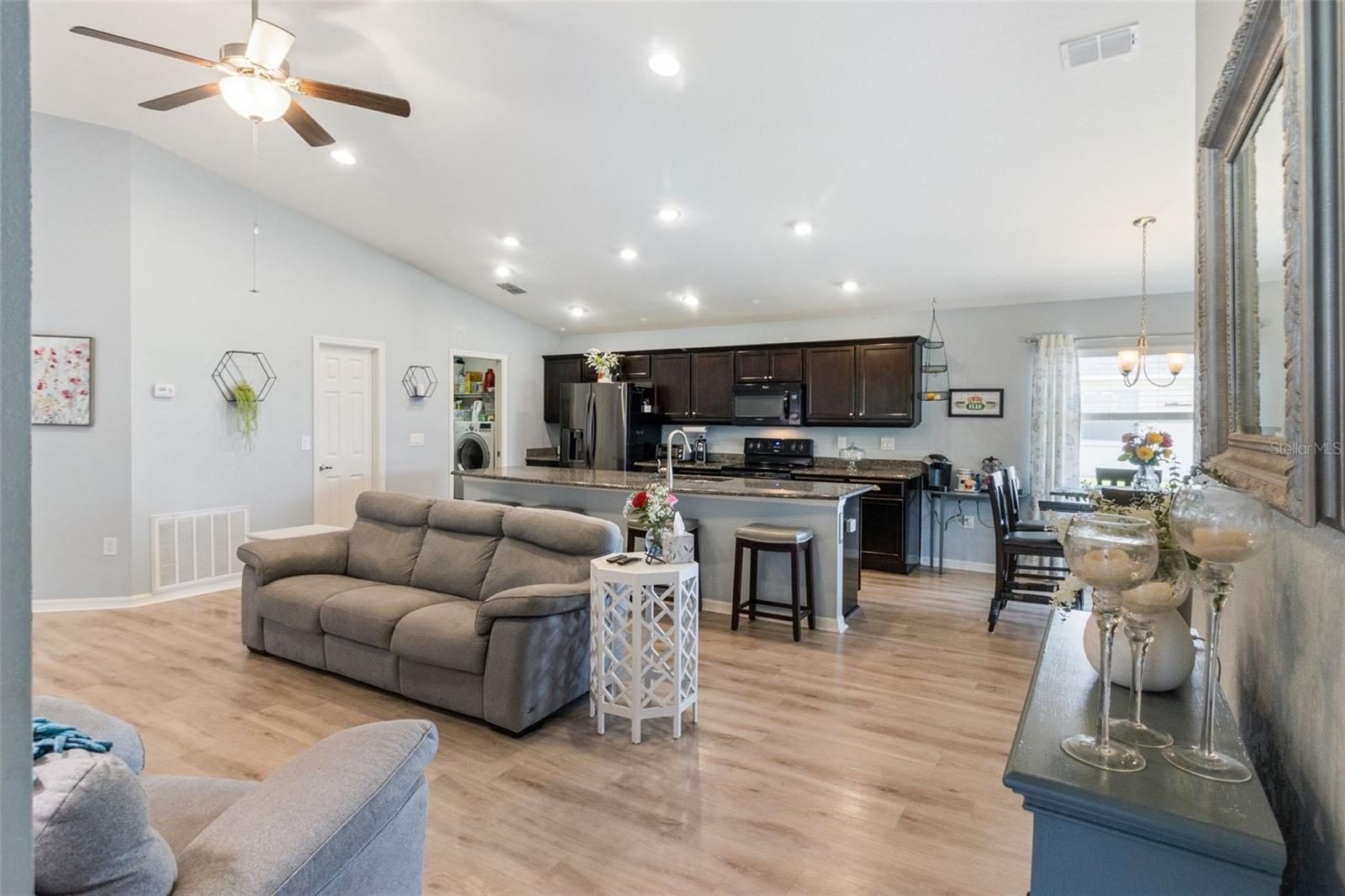 3729 FIELDSTONE CIR
