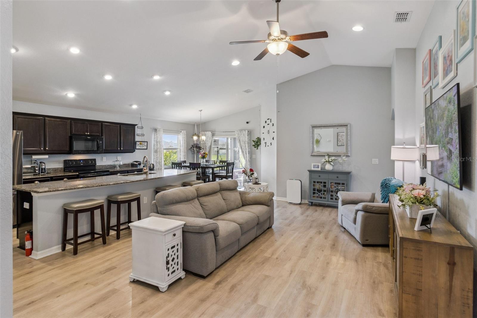 3729 FIELDSTONE CIR