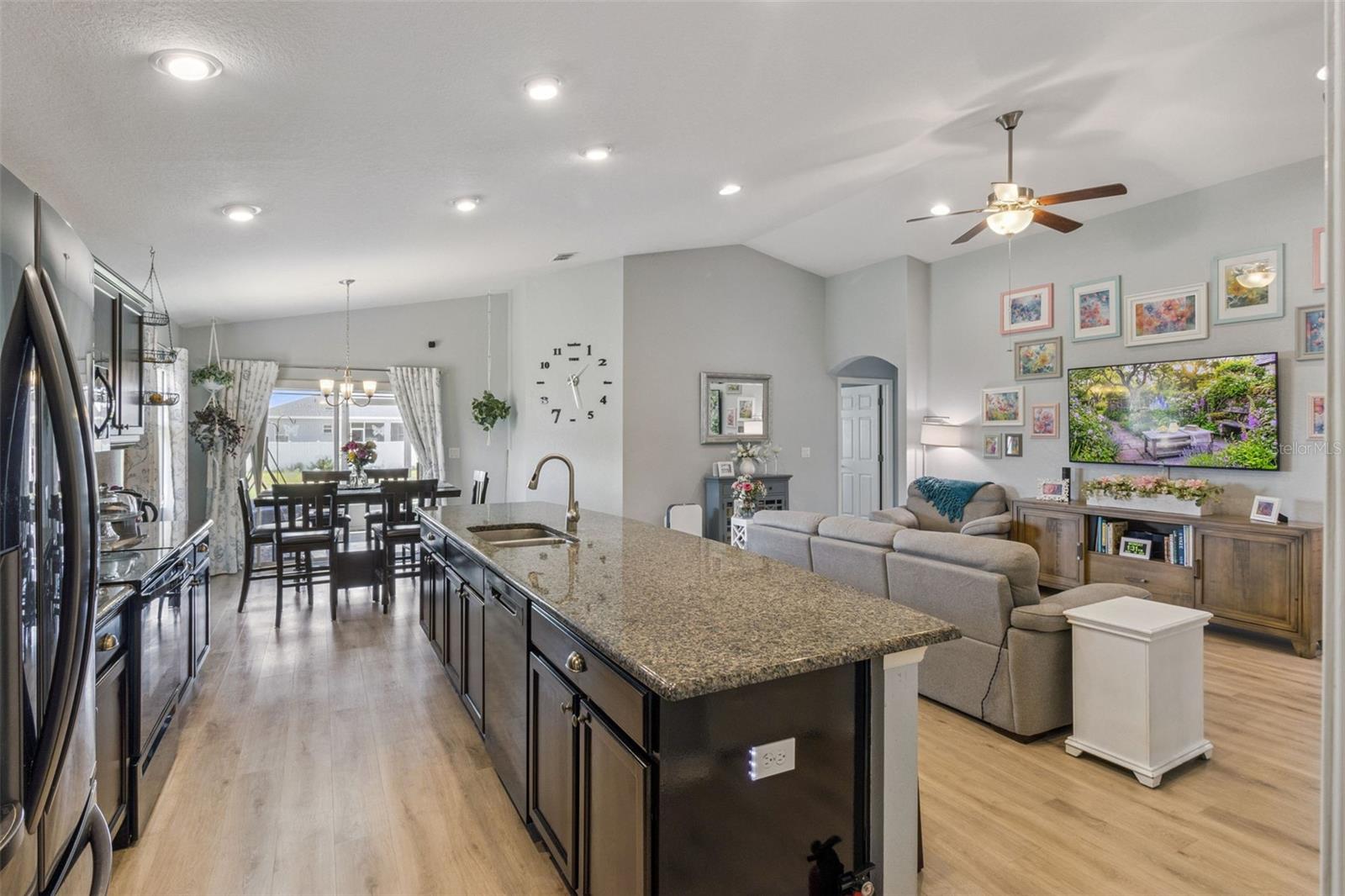 3729 FIELDSTONE CIR
