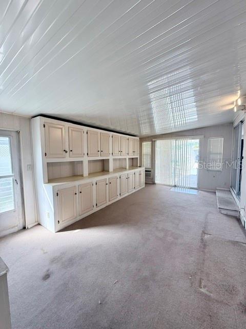 706 ELIZABETH LN