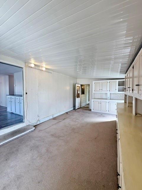 706 ELIZABETH LN