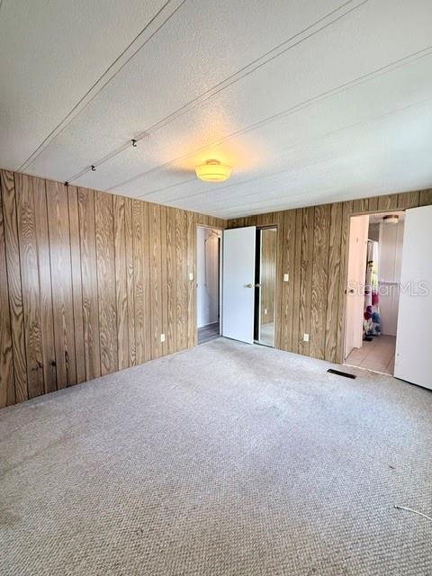 706 ELIZABETH LN