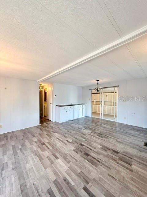 706 ELIZABETH LN