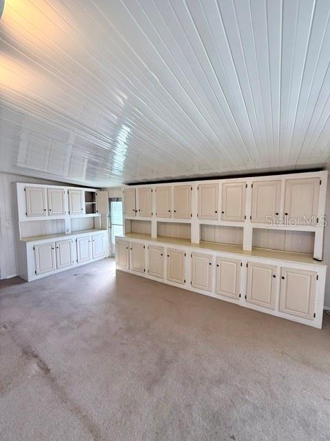 706 ELIZABETH LN