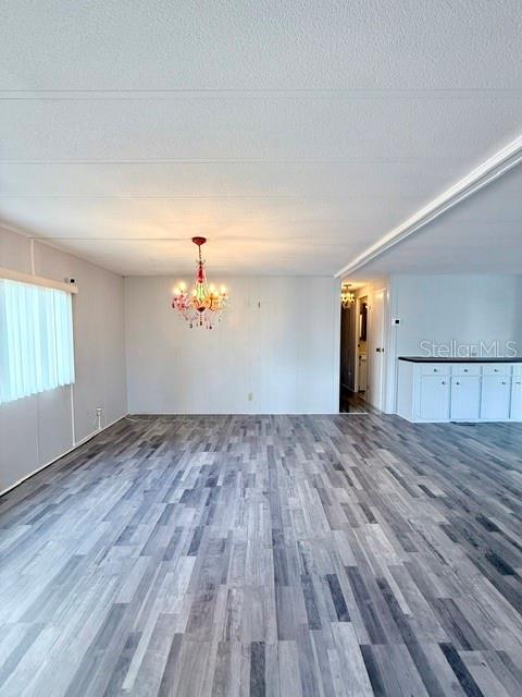 706 ELIZABETH LN