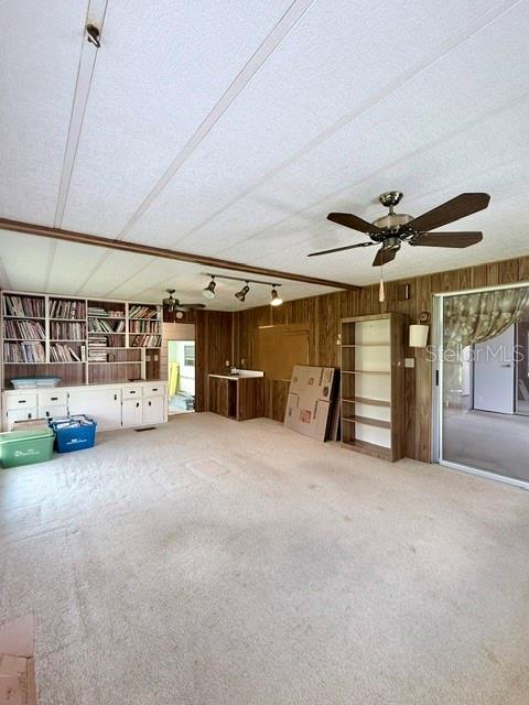 706 ELIZABETH LN