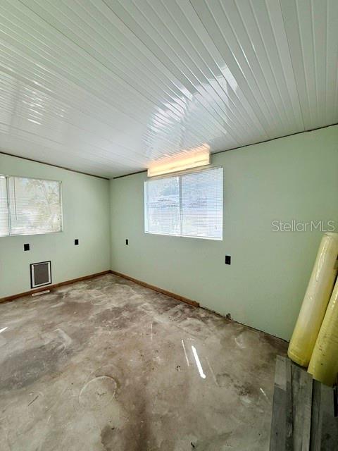 706 ELIZABETH LN