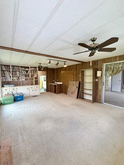 706 ELIZABETH LN
