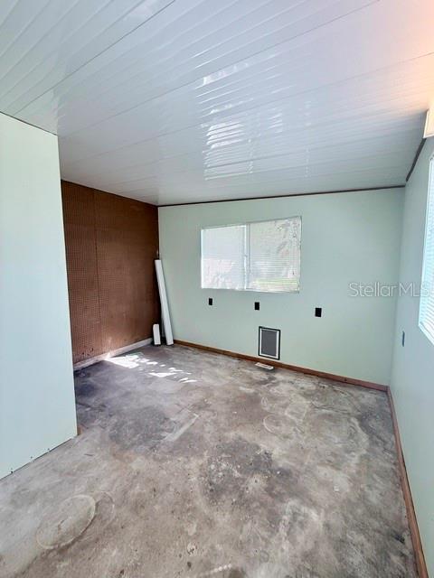 706 ELIZABETH LN