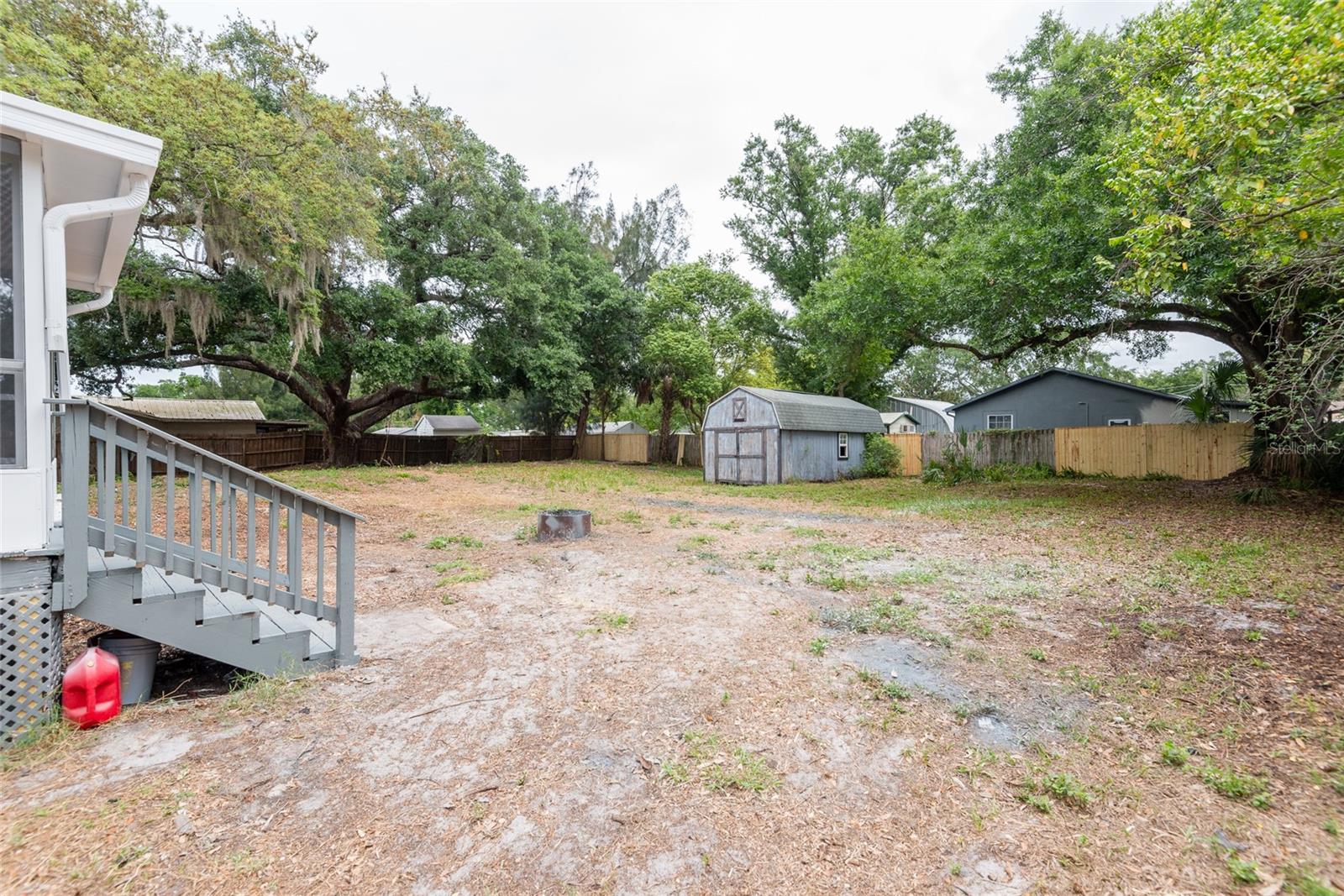 8812 DYER RD