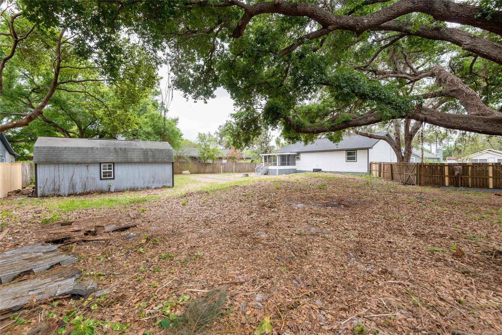 8812 DYER RD