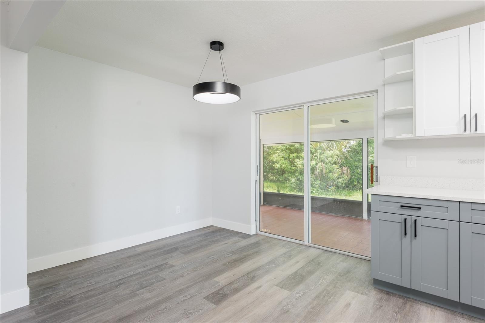902 SHANGRI LA DR