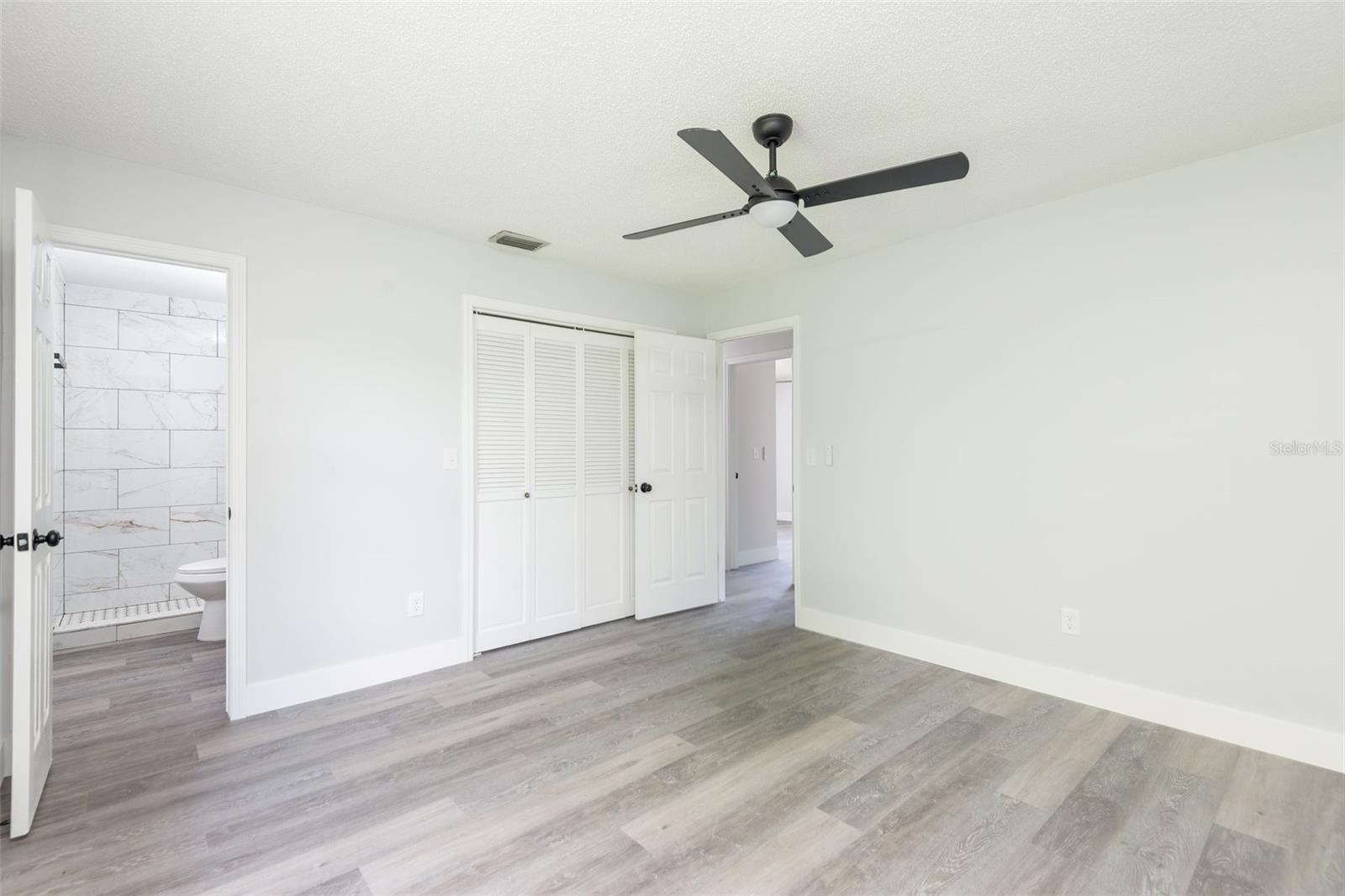 902 SHANGRI LA DR