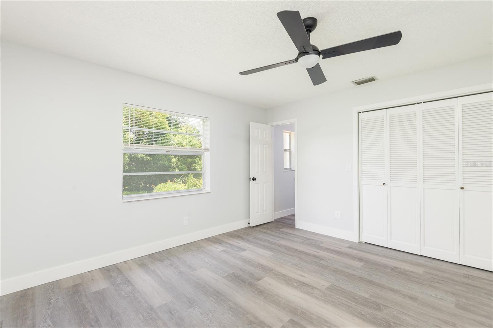 902 SHANGRI LA DR