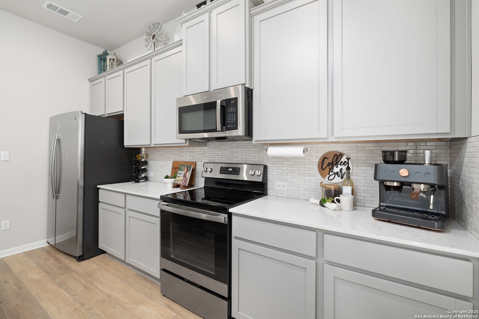 1020 Vista View 2301