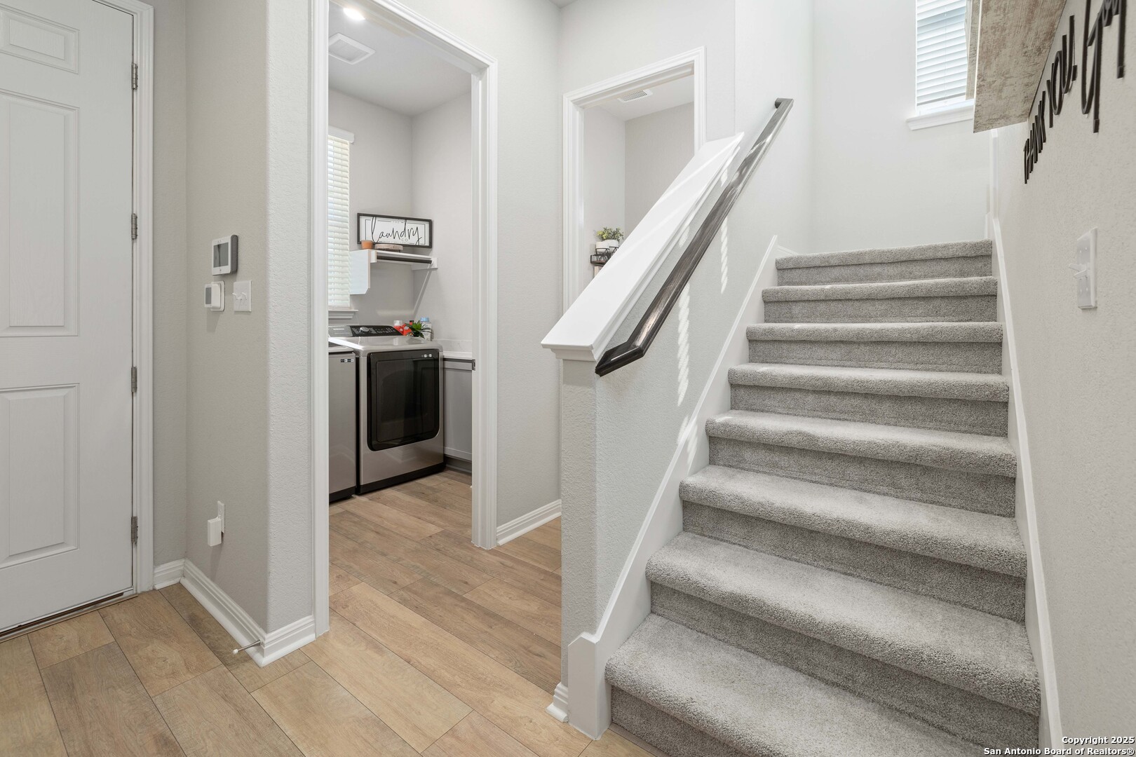 1020 Vista View 2301