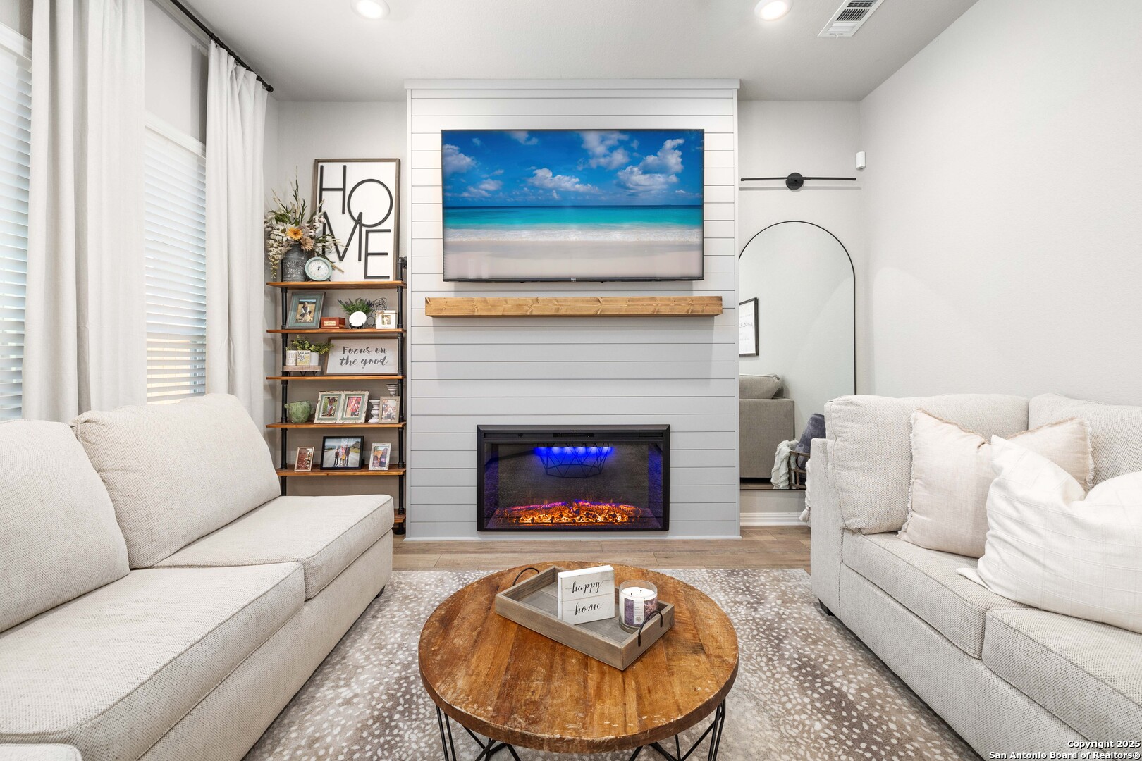 1020 Vista View 2301