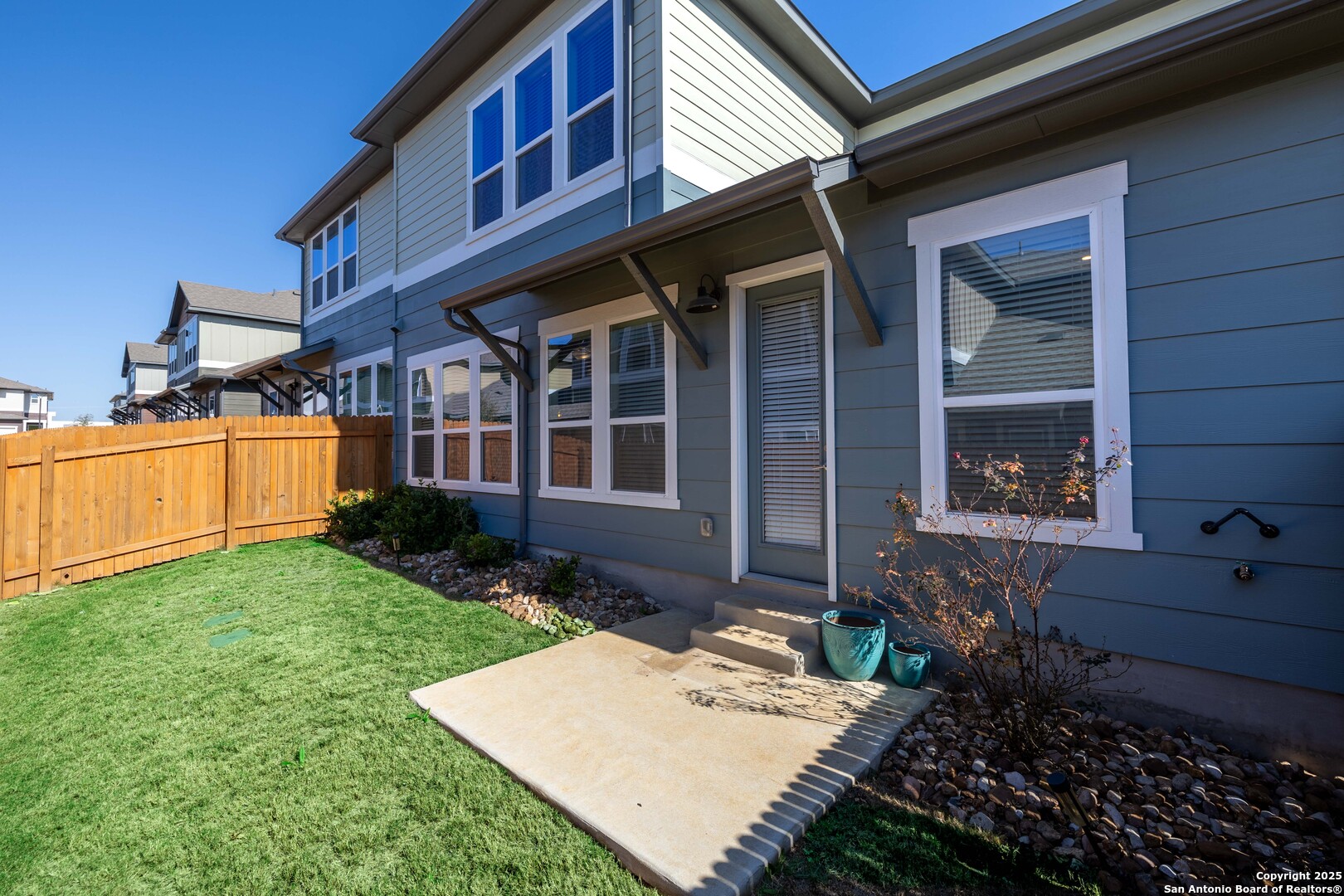 1020 Vista View 2301