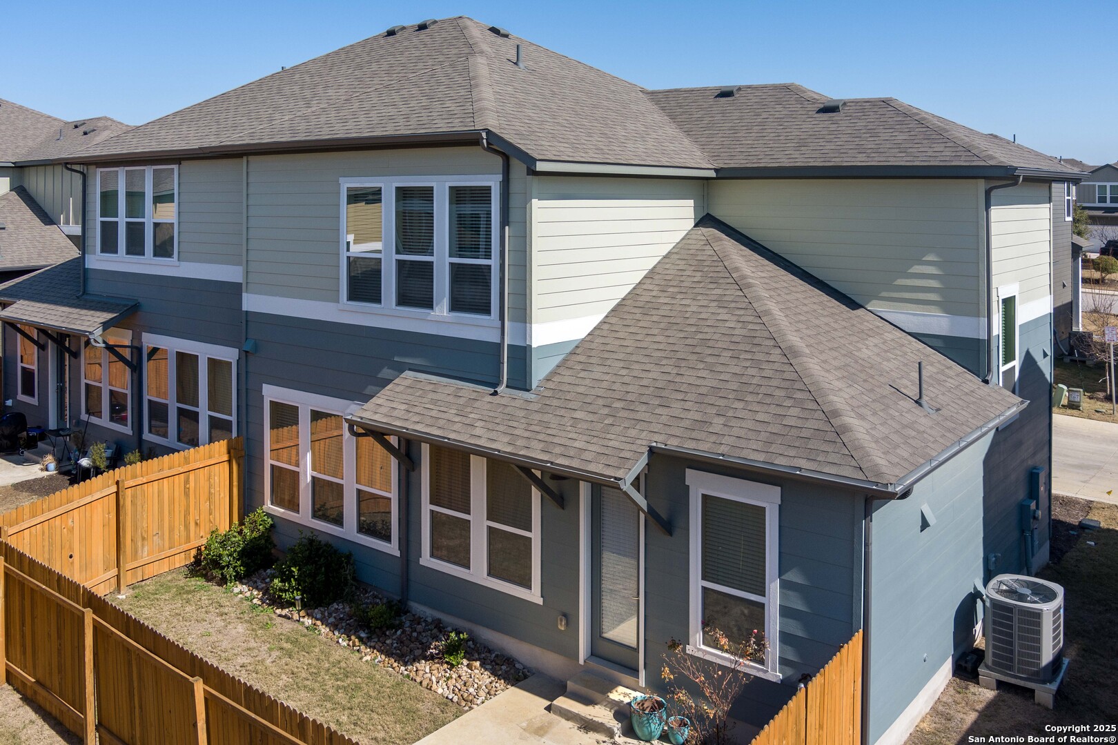 1020 Vista View 2301
