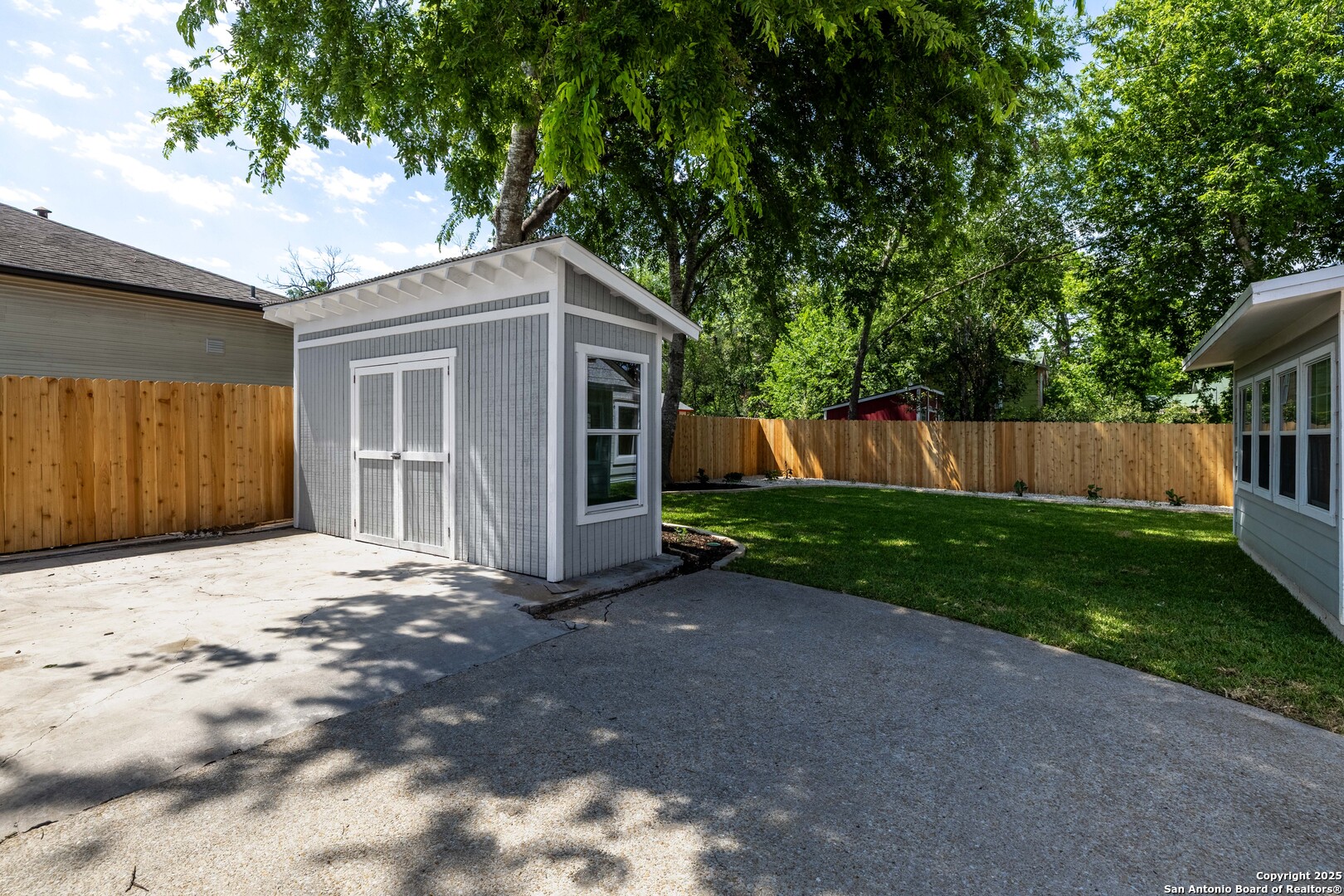1329 Lee Street