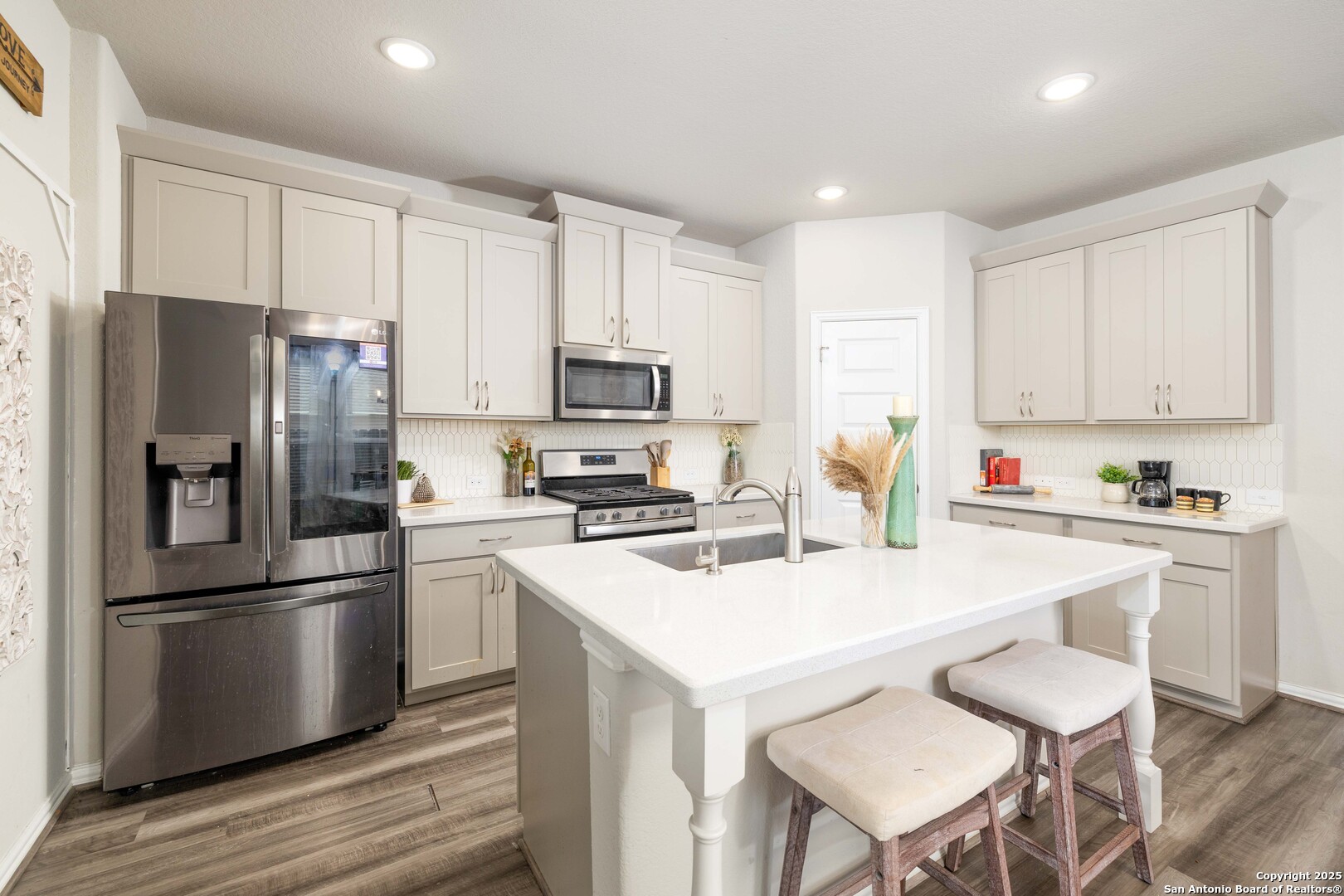 1239 Loma Ranch