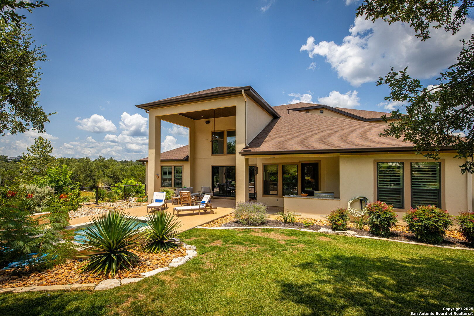 1208 Axis Ridge