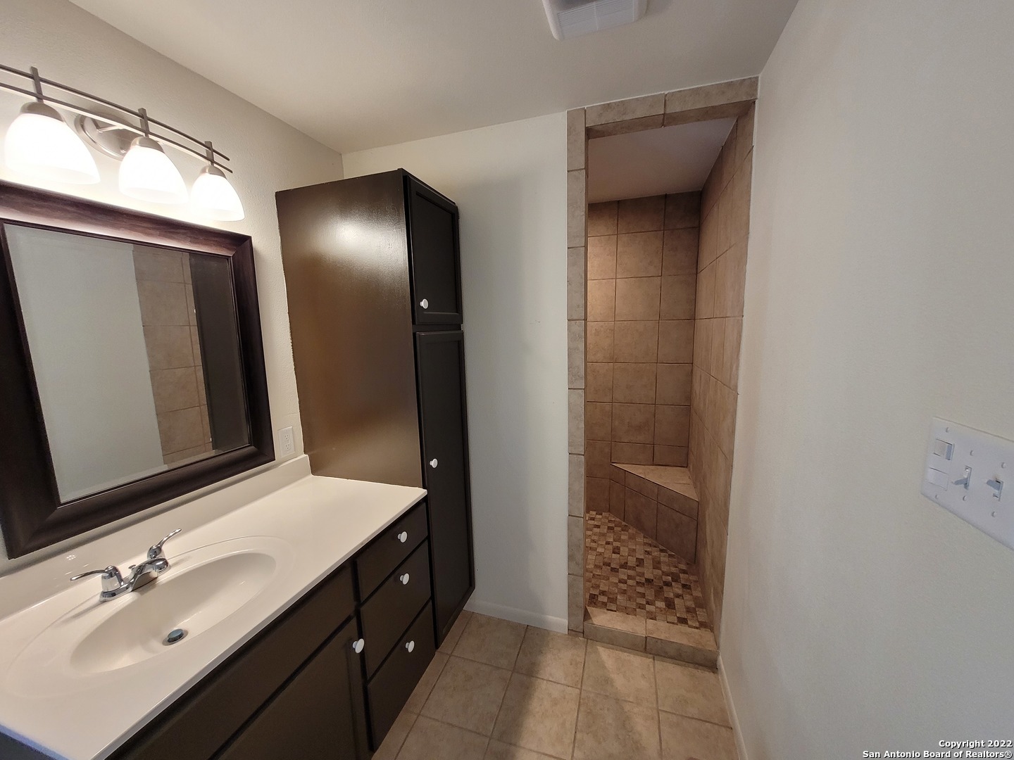 1210 hillcrest