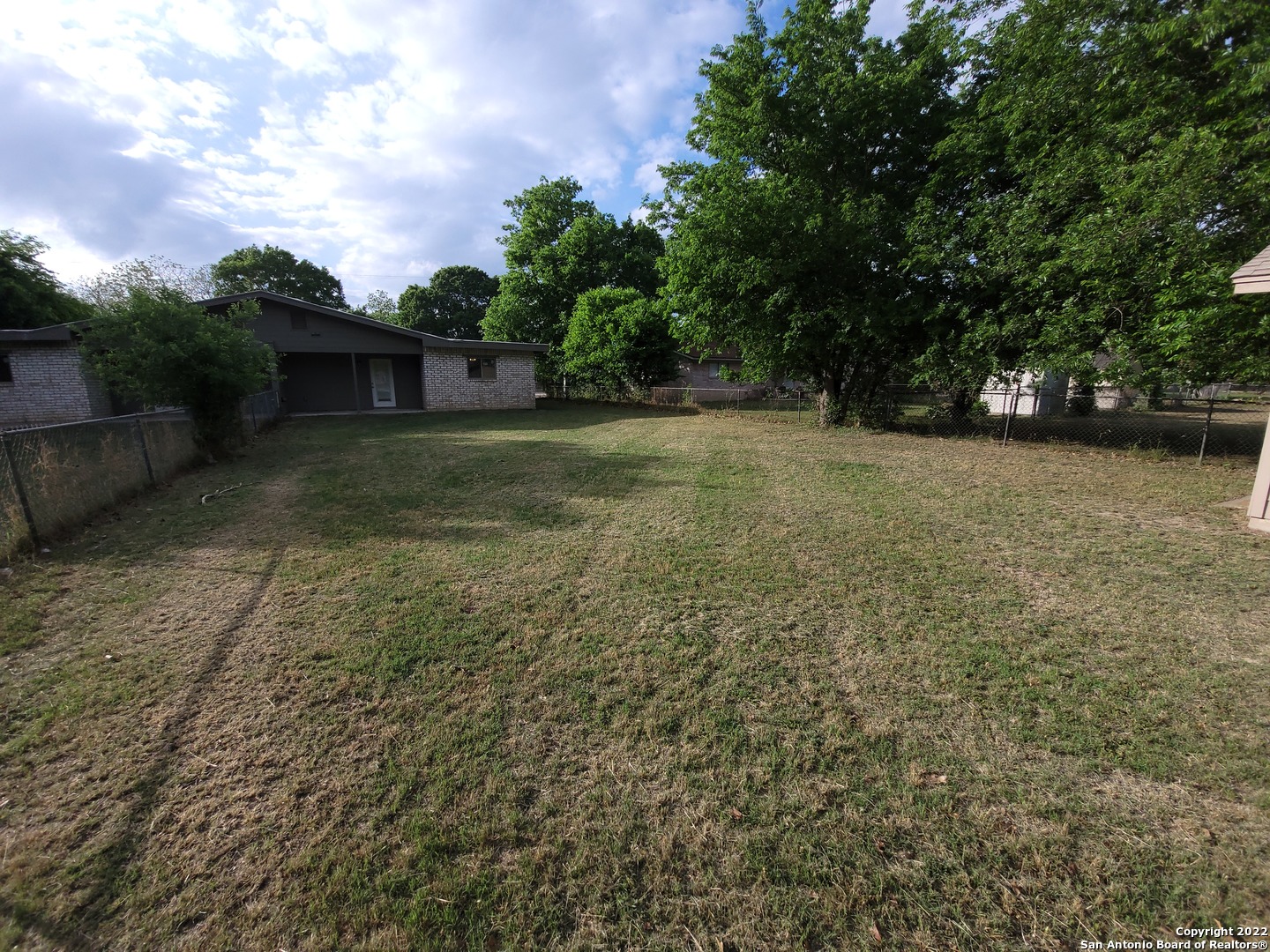 1210 hillcrest