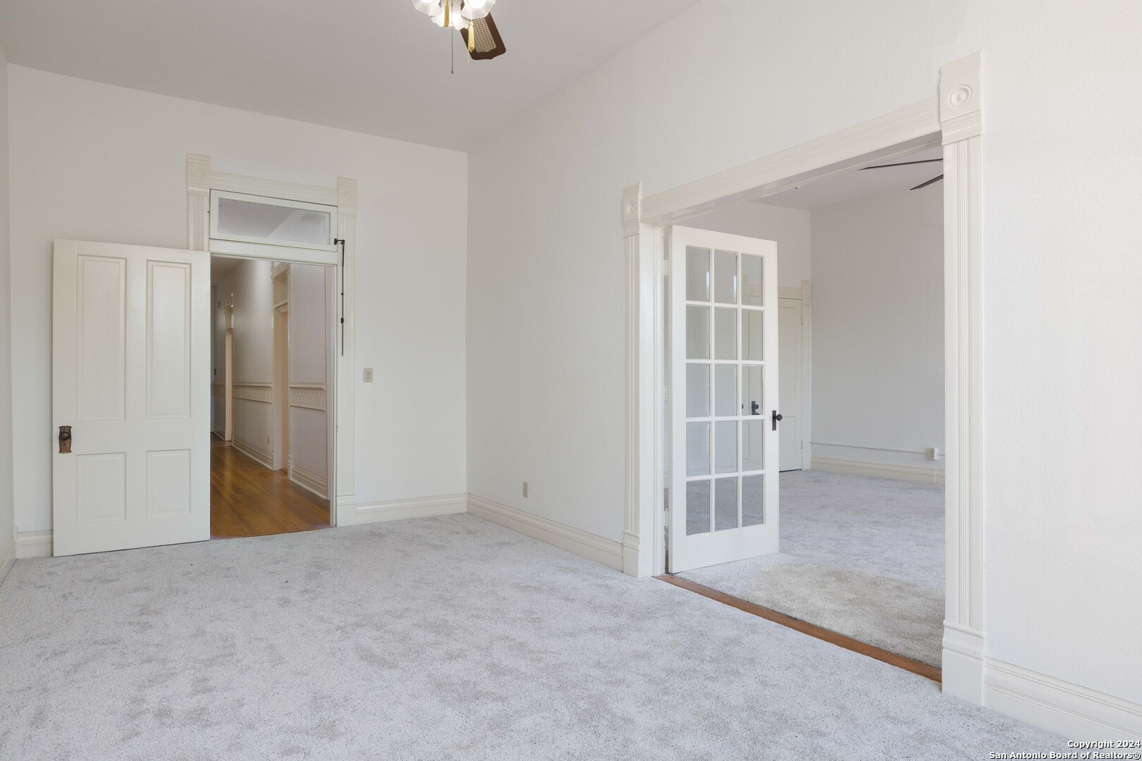 142 W San Antonio St