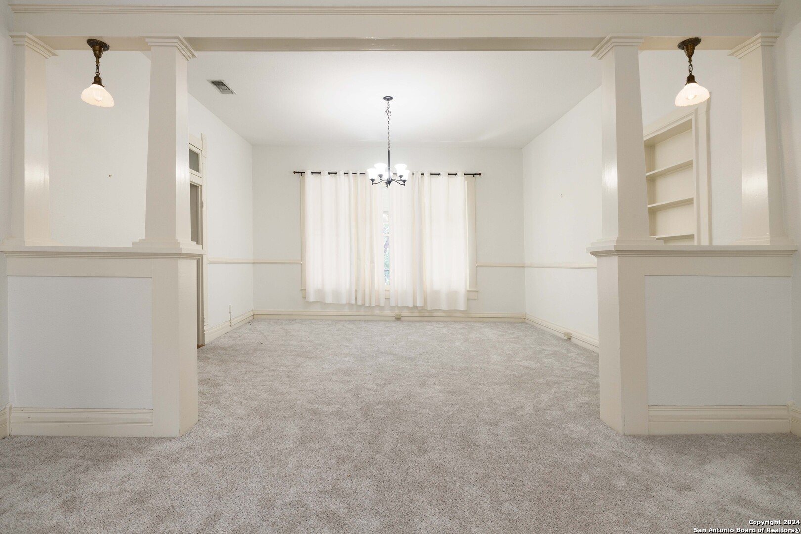142 W San Antonio St