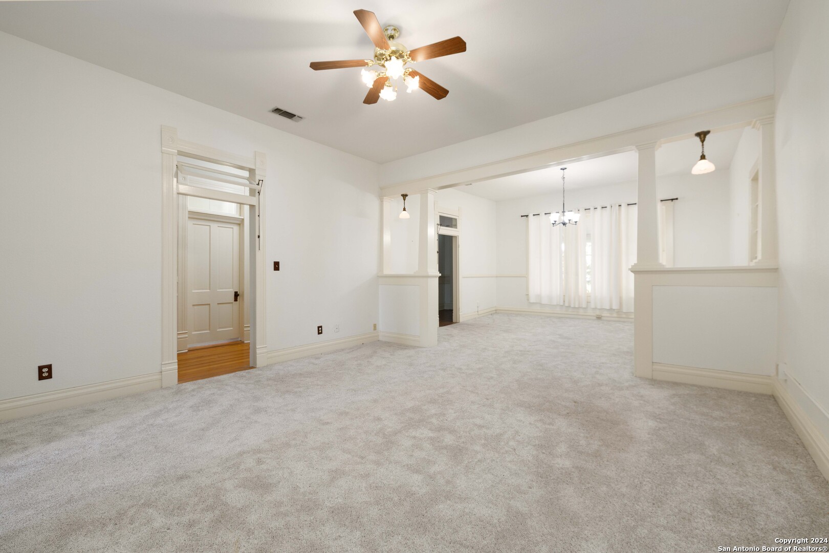 142 W San Antonio St